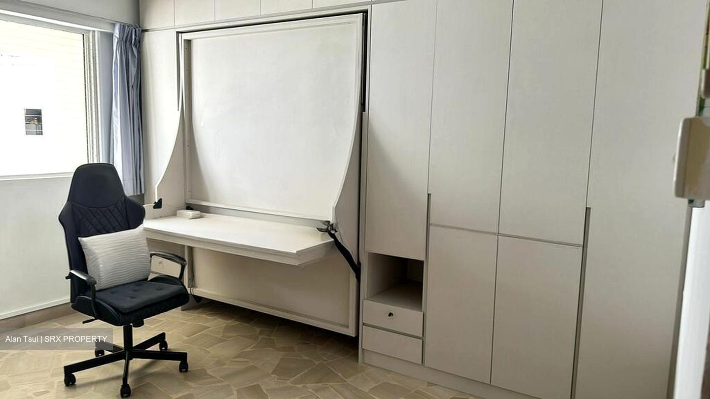 Blk 240 Lorong 1 Toa Payoh (Toa Payoh), HDB Executive #525910231